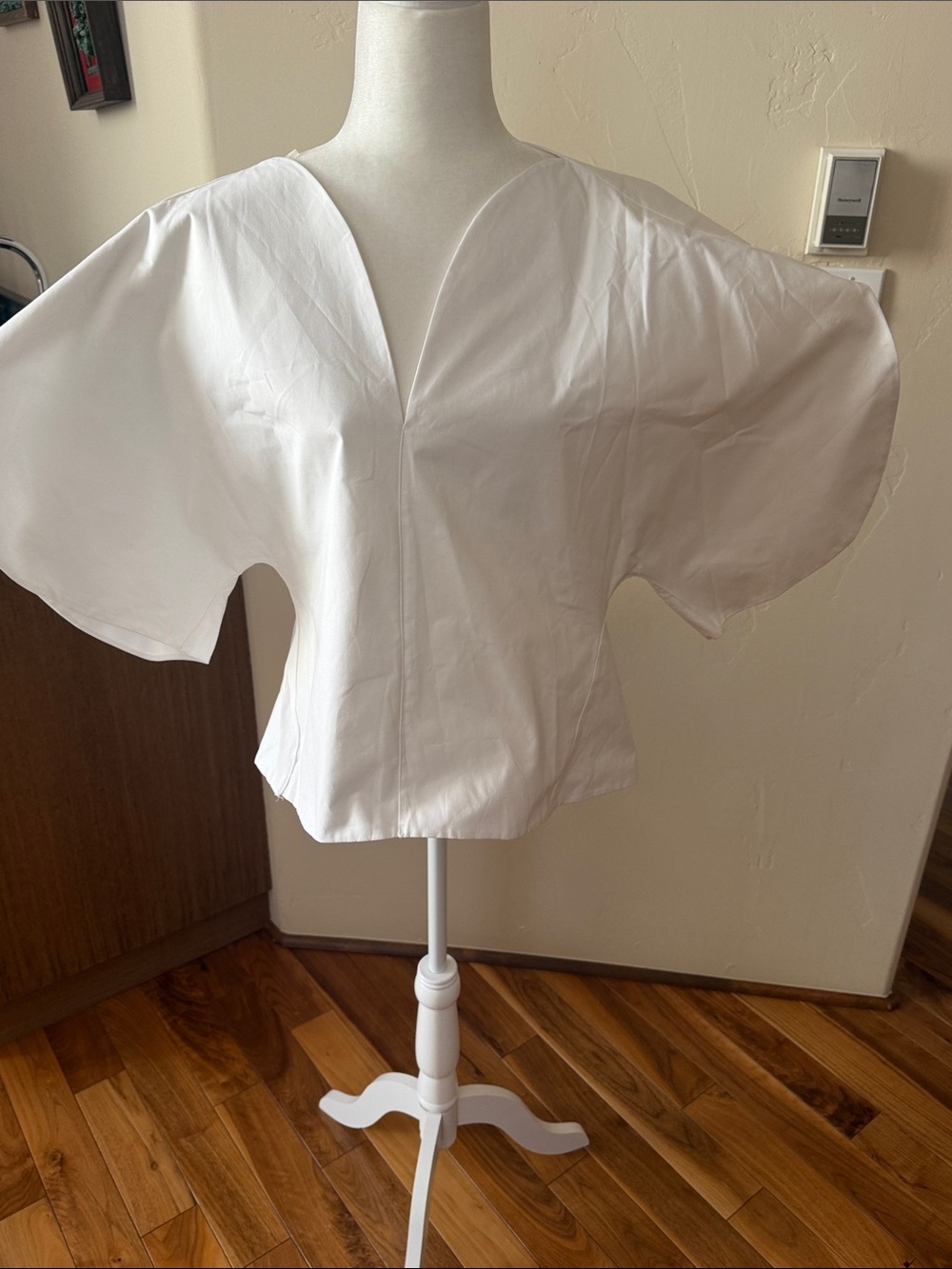 Zara White V-Neck Boxy Flutter-Sleeve Top